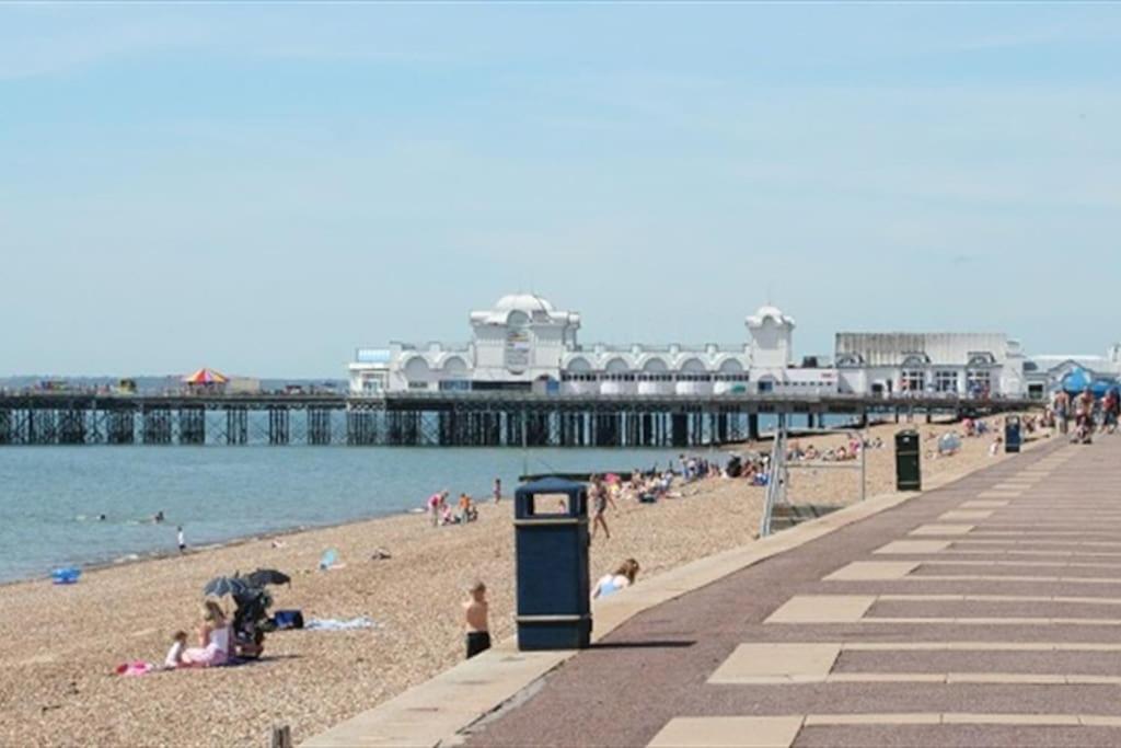 Portsmouth 3 Bedroom Getaway, Sleeps 6 Экстерьер фото