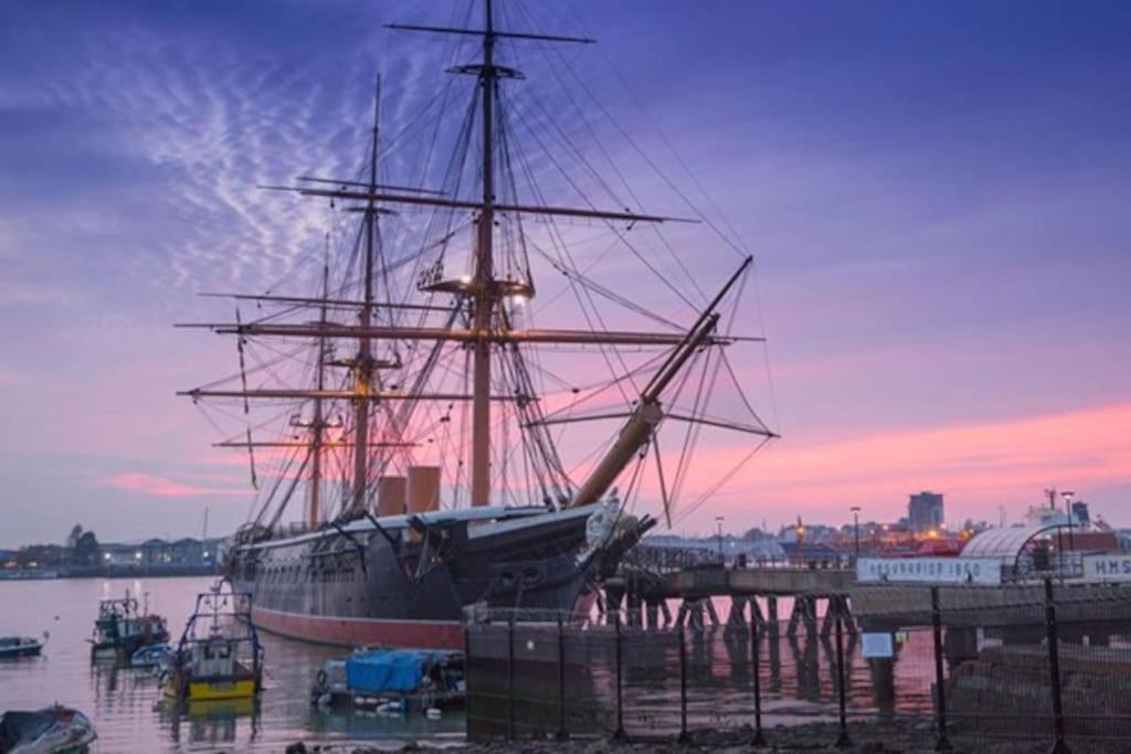 Portsmouth 3 Bedroom Getaway, Sleeps 6 Экстерьер фото