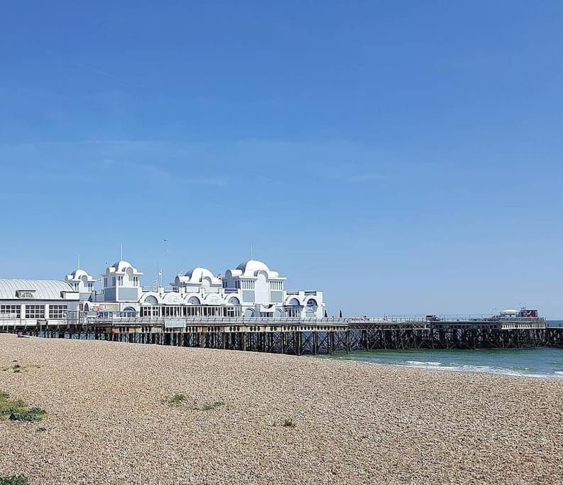 Portsmouth 3 Bedroom Getaway, Sleeps 6 Экстерьер фото